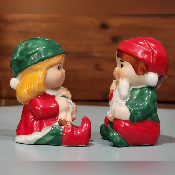 Vintage Avon Christmas Pixie Elf Children Salt and Pepper Shakers 1983 - Picture 5 of 7